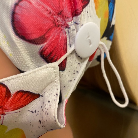 Colorful Butterfly Head-Wrap Face Mask - Picture 4 of 4